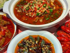 -肥小宝·金牌油焖大虾(襄阳龙虾地标店)