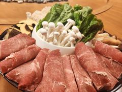 野生菌拼雪花牛肉打边炉-十二厨·土菜雅院