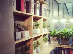 -HIGH FIVE哈福手工汉堡(桂林路店)