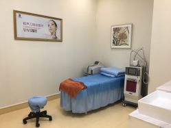 -广州健丽·去眼袋医疗美容机构