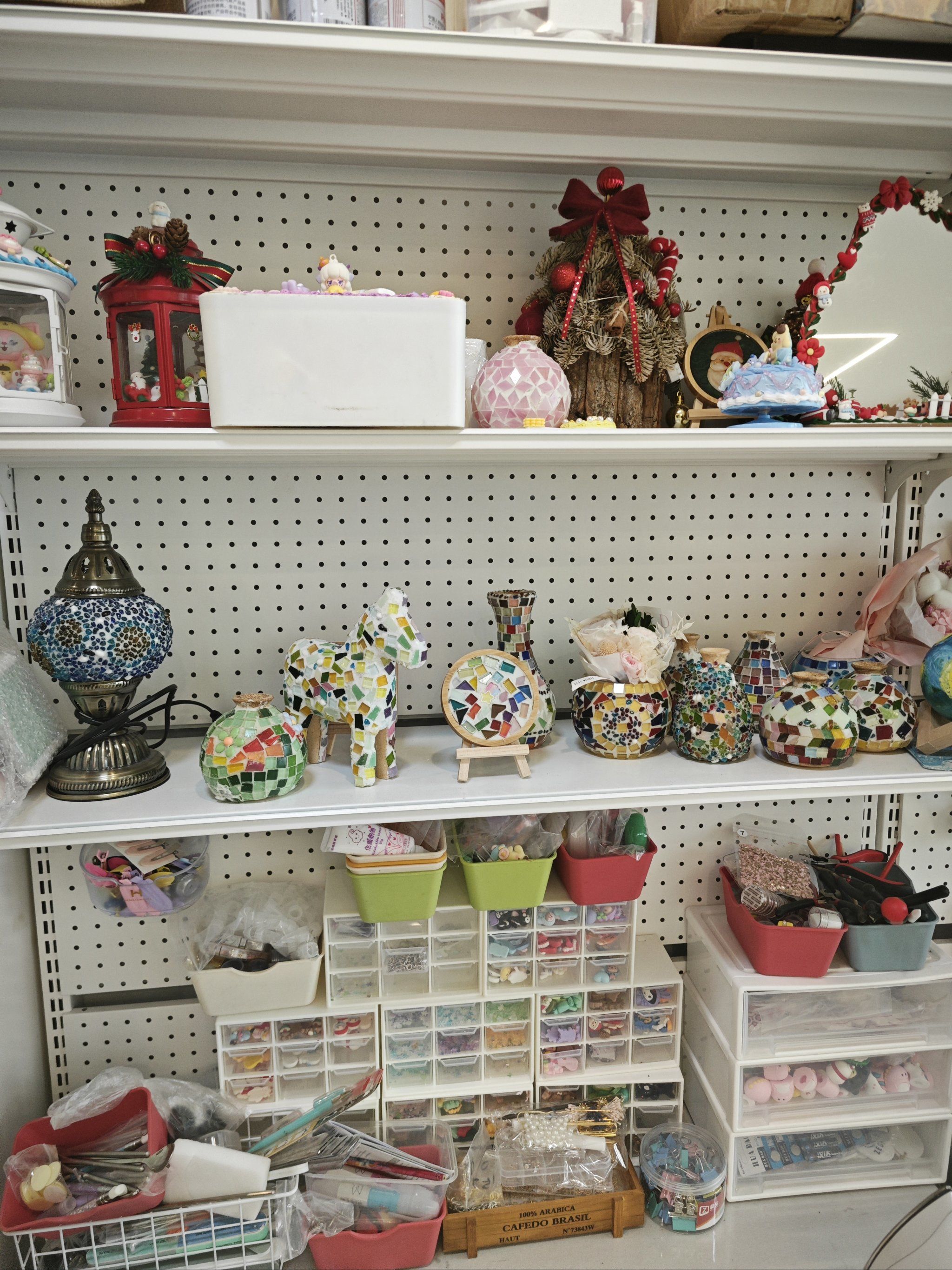 花笙企业团建调香银饰手工diy工作室