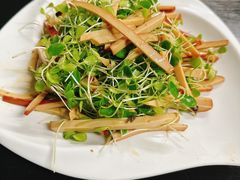 豆干拌豆苗-正宗天津烧麦馆(柳州路店)