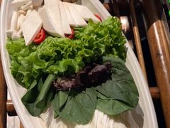 -老牌坊云南鱼豆花火锅(哈西万达店)