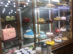 面包甜点陈列柜-东南饼庄(铁路二村店)