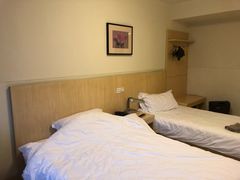 -锦江之星(广州海珠江泰路地铁站店)