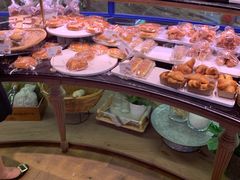 面包甜点陈列柜-巴黎贝甜·生日蛋糕(环球中心店)