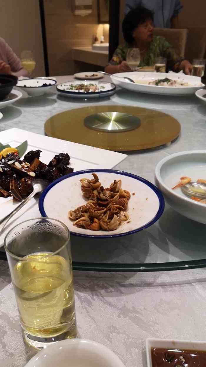 海中天花园厨房希望广场店-"中午吃婚礼面,据说500 一桌,十个菜荤.