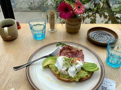 牛油果温泉蛋吐司-O'mills Sourdough Bakery&Bistro(永嘉路店)