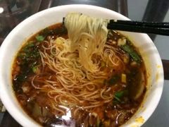 -牛一嘴·兰州牛肉面·大盘鸡(财富中心店)