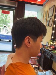 -东方先生国潮男士理发馆