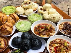 -李与白包子铺(桐梓林店)