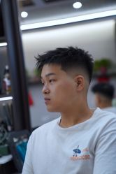 -米娜男士新国潮理发馆