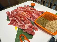 精品雪花牛肋条-老熟人烤肉城(马家堡店)