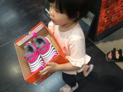 -王府井奥莱临潼小镇(临潼店)