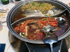 -阿瓦山寨·湘菜现炒·剁椒鱼头王(咸阳总店)