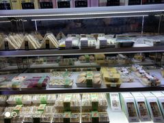 面包甜点陈列柜-华丰贺氏(福新西路店)