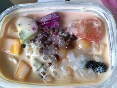 -爱果果粒方水果捞茶饮店