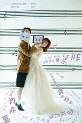 俏皮可爱-巴黎婚纱摄影工作室