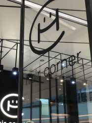 -HAIR CORNER