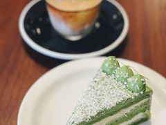 日本柚子酱佐抹茶白巧克力蛋糕-black rainbow coffee