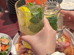 -香格里拉鱼跃地中海西餐厅·牛排披萨