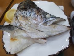 烤三文鱼头单点-银子铁板烧料理自助餐(人民广场店)