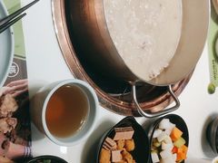 -洪氏嗨捞·猪肚鸡火锅(阳光天地店)