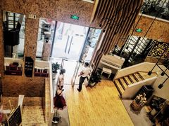-新华里咖啡书吧(新华书店小寨店)