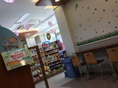 -全家便利店(洛川东路店)