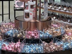 -Laderach 莱德拉(上海环贸iapm店)