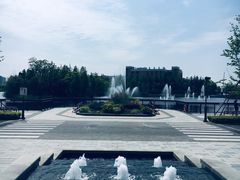 -奕欧来上海购物村停车场