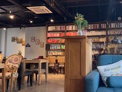 -房角石咖啡与书(吉大南校店)