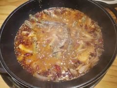 黄辣丁鲜鱼锅-小小河边鱼(天润城店)