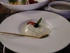 -MONICH牛排融合餐厅(和义大道购物中心店)