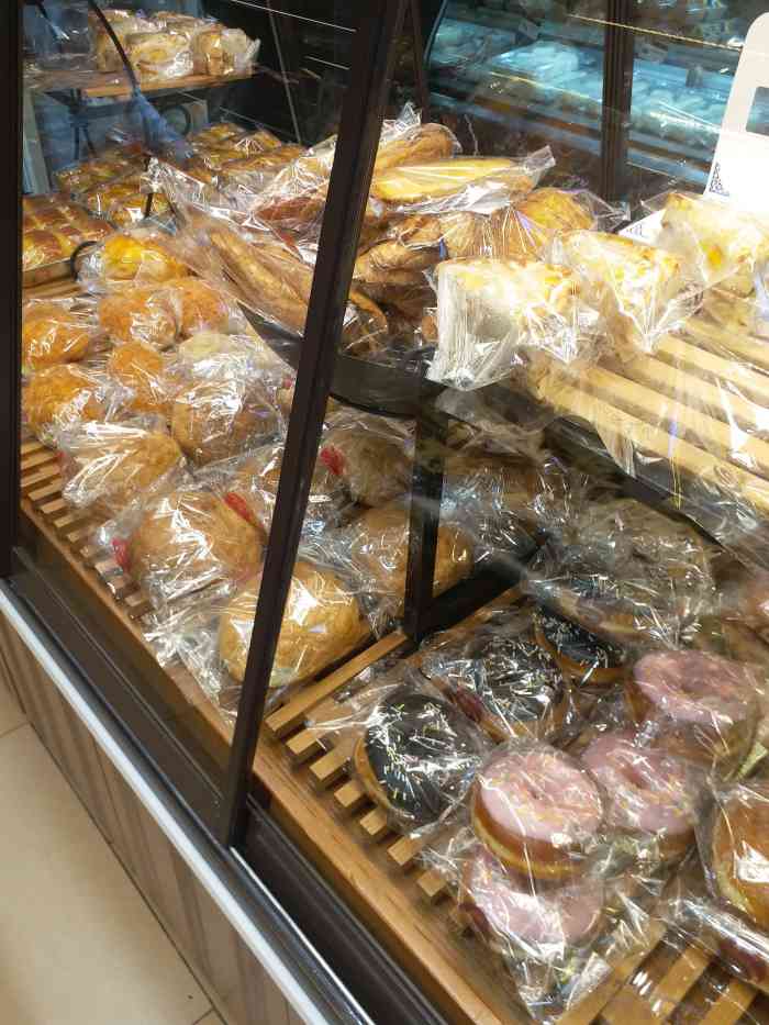 贵州龙(云山店)-"现在走的是方便的社区制蛋糕房路线很方便.