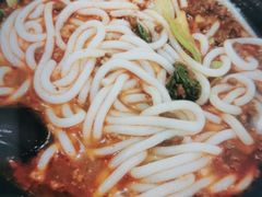 辣子鸡丁米线-丽虹云南过桥米线(兴工街店)