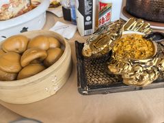 清炒蟹粉配荞麦包-RIVIERA 松鹤楼(外滩店)