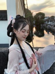 -一揽芳华汉服旗袍体验馆(拙政园店)