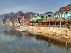 -百里峡七彩艺术小镇