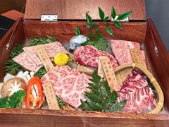 -山川小町·极番烧肉(新地假日广场店)