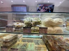 面包甜点陈列柜-白玉兰食品甜凤店(合生汇店)