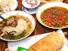 -八月美食小馆(银泰城总店)