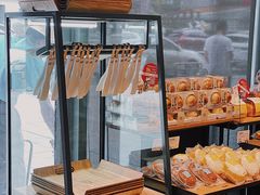 面包甜点陈列柜-皇冠幸福里动物奶油生日蛋糕(万达店)