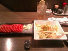 番茄沙拉和跟:生拌卷心菜-明日叶日本料理(新区淮海街店)