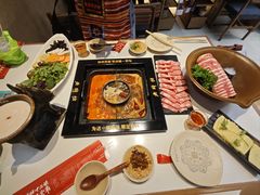 -老牌坊云南鱼豆花火锅(哈西万达店)