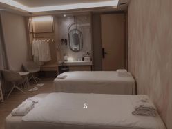 -香港倾城国际·美容美体中心