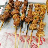 位置是在伍家岭北君悦香邸的外街，里面外面都有座椅