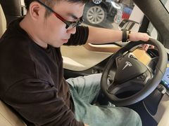 -TESLA 特斯拉(上海太古汇体验店)