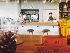 -ROAST coffee & eatery