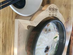 -桥香园过桥米线(国贸店)
